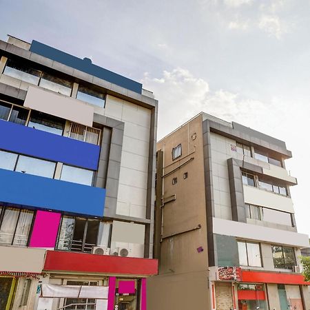 Capital O Maple View Hotell Naroda Exteriör bild