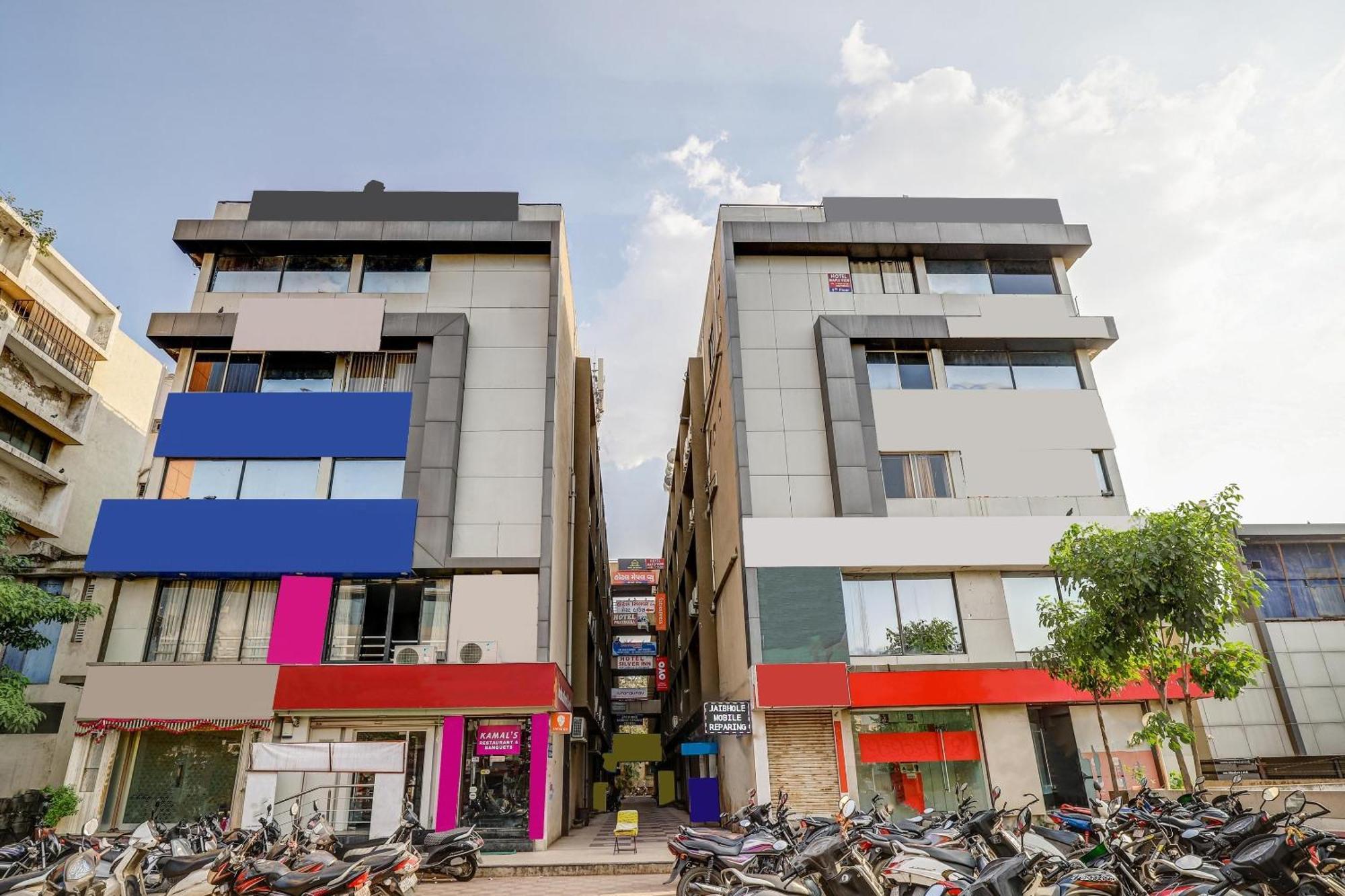 Capital O Maple View Hotell Naroda Exteriör bild