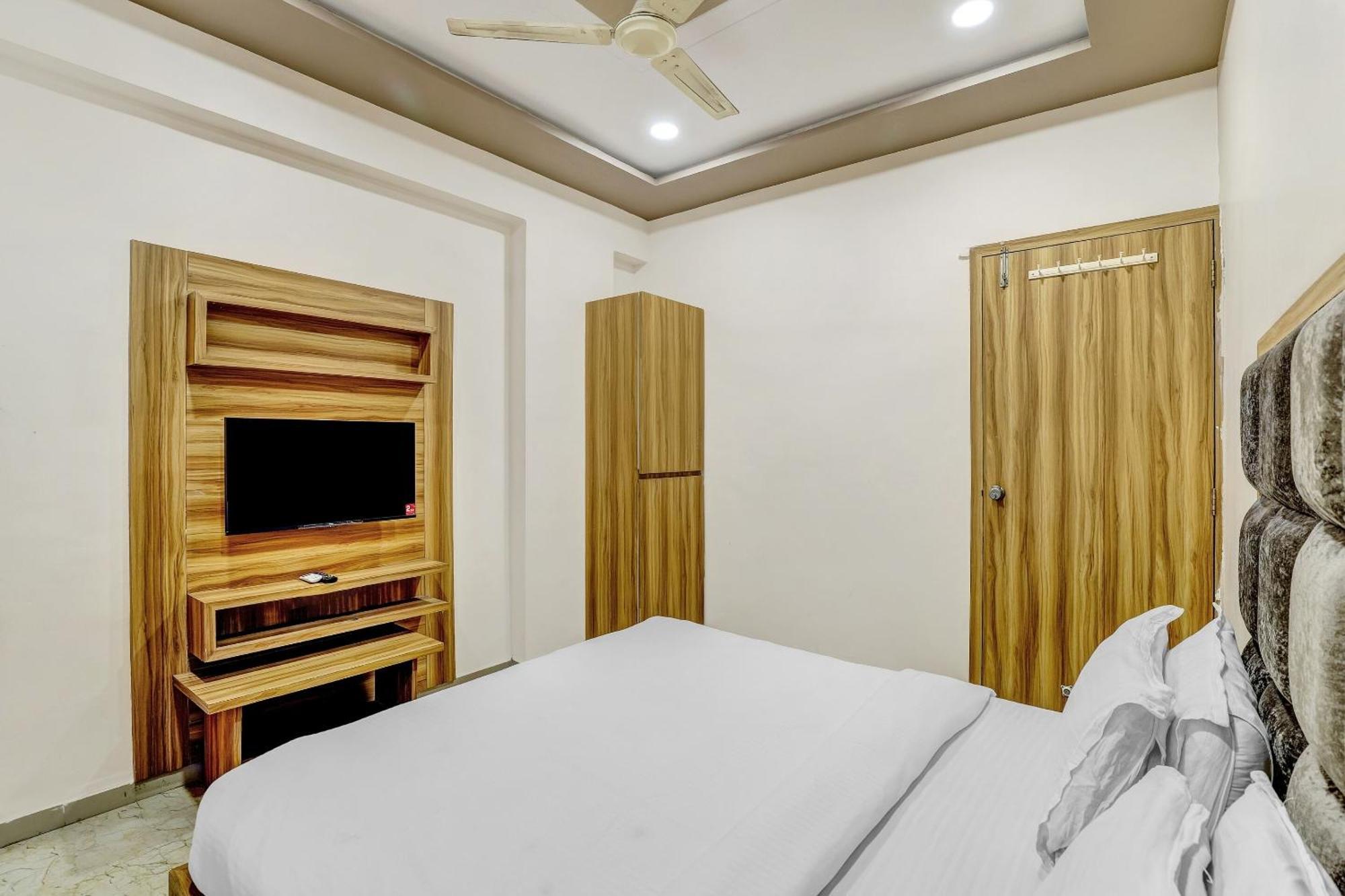 Capital O Maple View Hotell Naroda Exteriör bild