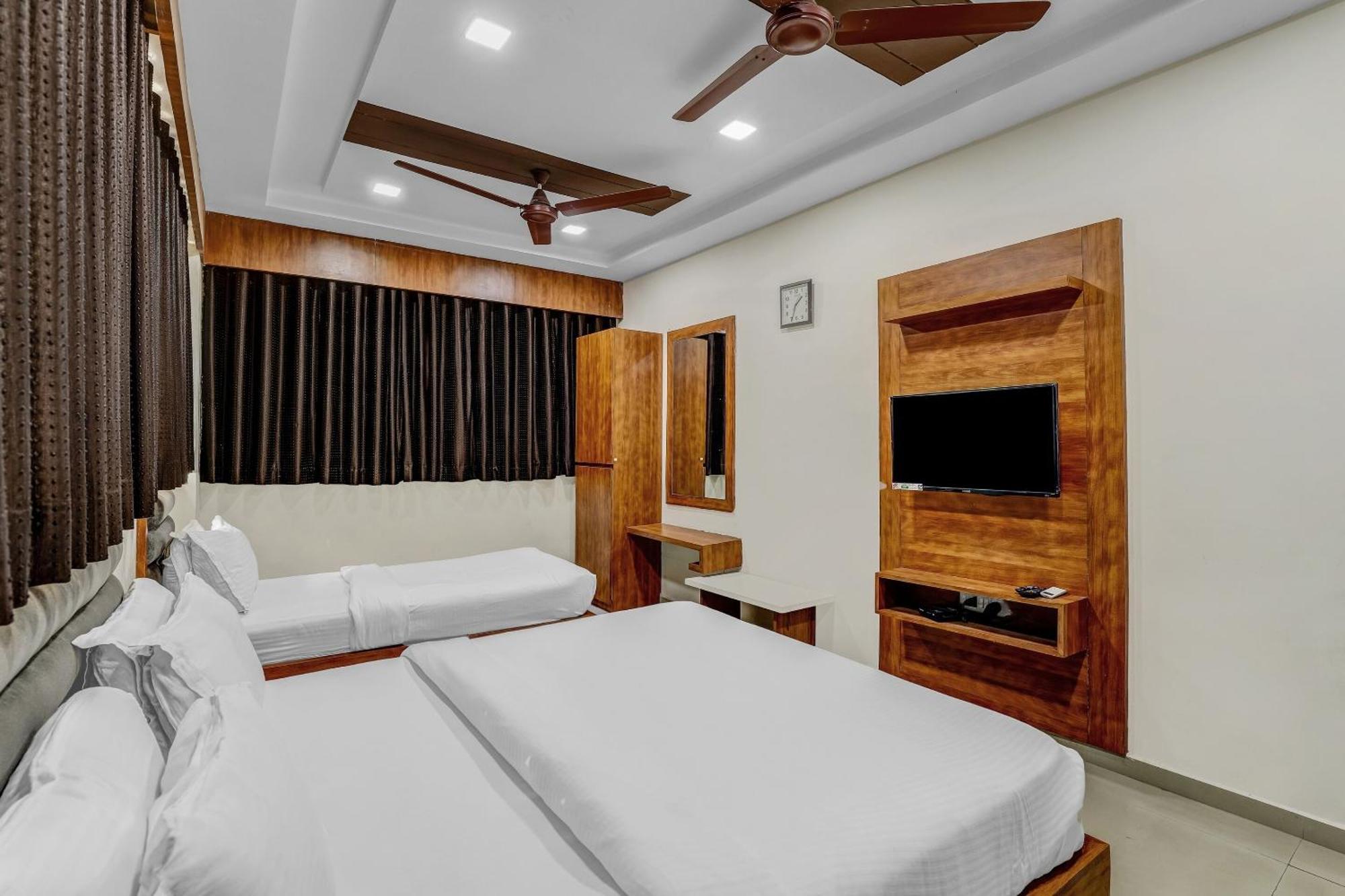 Capital O Maple View Hotell Naroda Exteriör bild