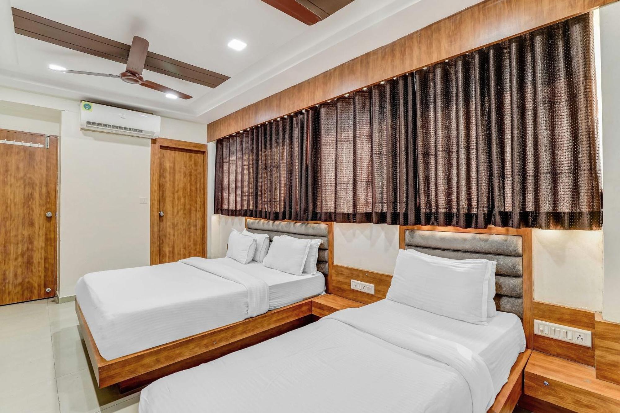 Capital O Maple View Hotell Naroda Exteriör bild