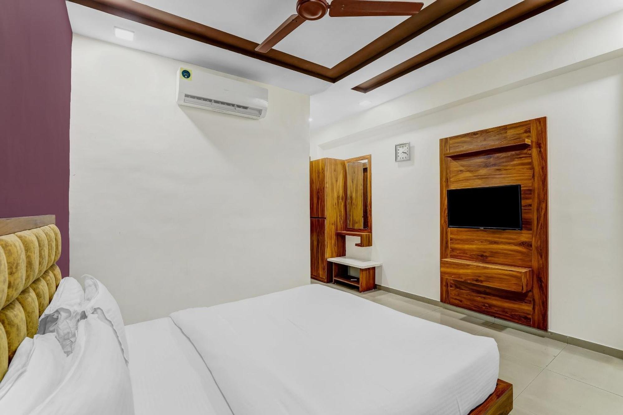 Capital O Maple View Hotell Naroda Exteriör bild