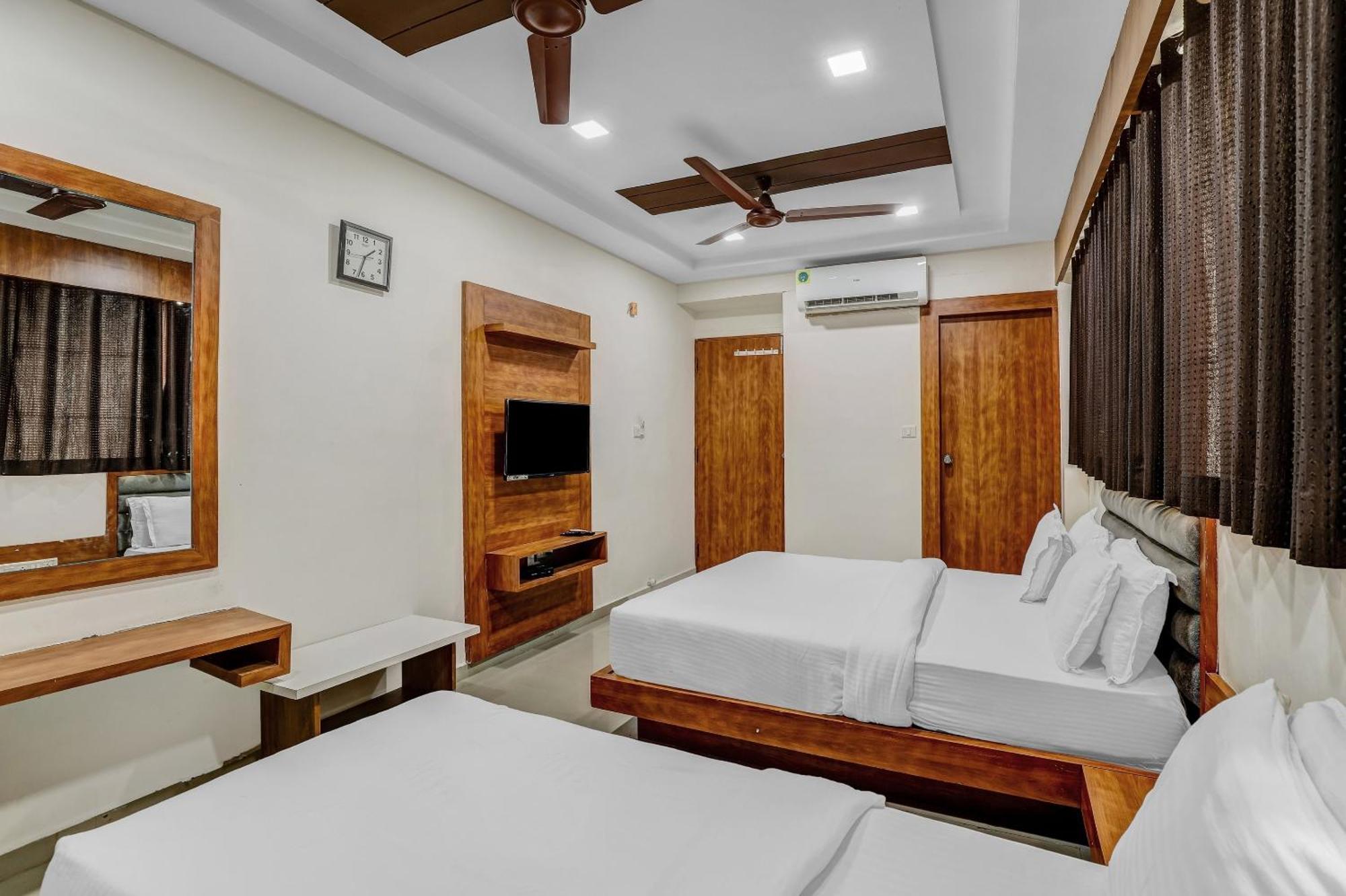 Capital O Maple View Hotell Naroda Exteriör bild